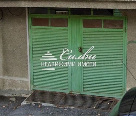 Гараж / Паркомясто в Шумен, Център - 15 кв.м за 1768 €/кв.м - Снимка #1