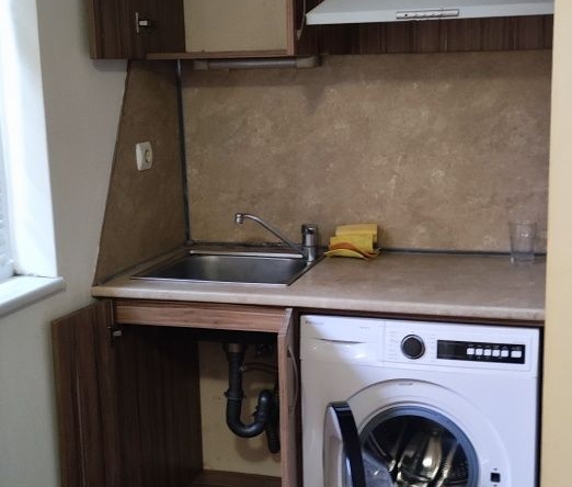 Дава се под наем Едностаен апартамент в Стара Загора, Казански - 15 кв.м за 153 € - Снимка #1