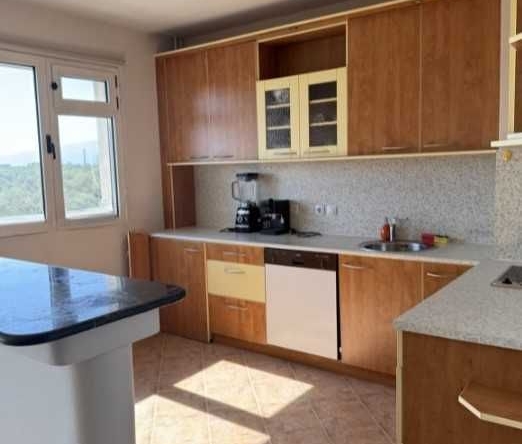 Дава се под наем Тристаен апартамент в София, Център - 90 кв.м за 800 € - Снимка #1