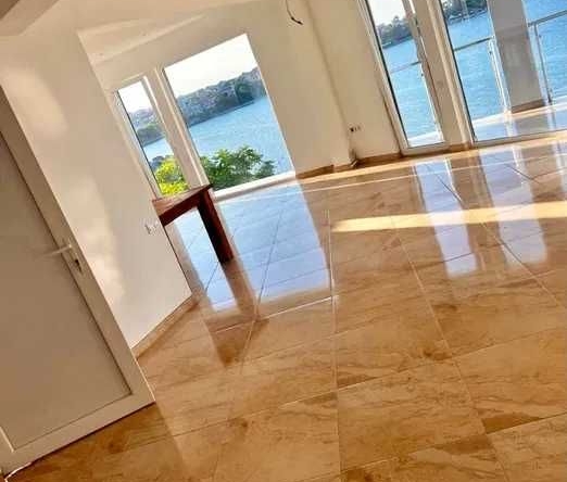 Тристаен апартамент в Царево - 147 кв.м за 1402 €/кв.м - Снимка #1