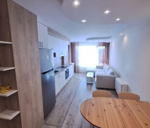 Дава се под наем Двустаен апартамент в Варна, Център - 60 кв.м за 600 € - Снимка #1