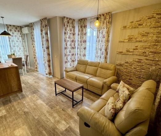 Дава се под наем Двустаен апартамент в Варна, Аспарухово - 63 кв.м за 648.21 € - Снимка #1