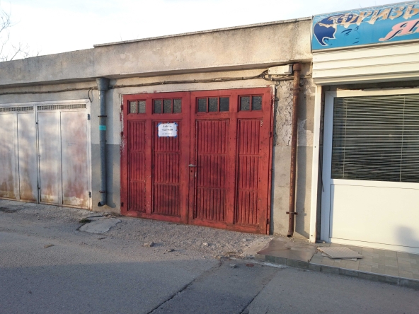 Дава се под наем Гараж / Паркомясто в Габрово, Трендафил 2 - 24 кв.м за 51 € - Снимка #1