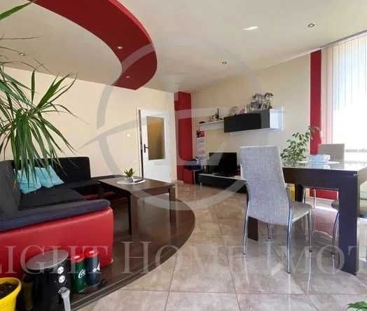 Тристаен апартамент в Пловдив, Тракия - 94 кв.м за 1586 €/кв.м - Снимка #1