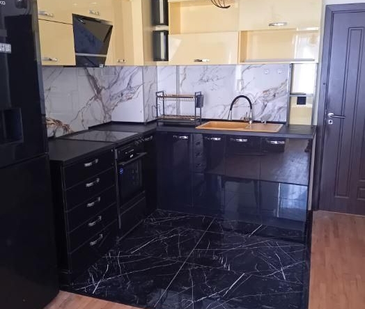 Дава се под наем Двустаен апартамент в Варна, Колхозен пазар - 70 кв.м за 598.23 € - Снимка #1