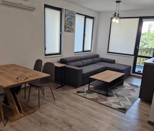 Дава се под наем Тристаен апартамент в Пловдив, Младежки Хълм - 80 кв.м за 867 € - Снимка #1