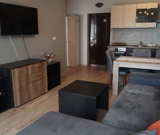 Дава се под наем Двустаен апартамент в Поморие - 65 кв.м за 153 € - Снимка #1