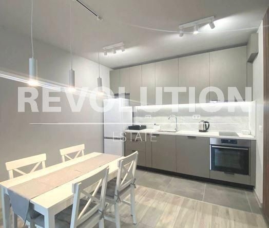 Дава се под наем Двустаен апартамент в Варна, Център - 60 кв.м за 600 € - Снимка #1