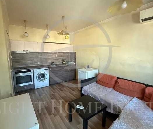 Двустаен апартамент в Пловдив, Център - 38 кв.м за 3053 €/кв.м - Снимка #1
