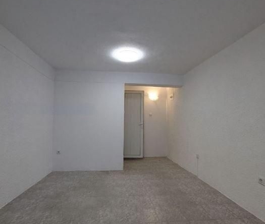 Дава се под наем Магазин в Варна, ВИНС - 21 кв.м за 248.88 € - Снимка #1