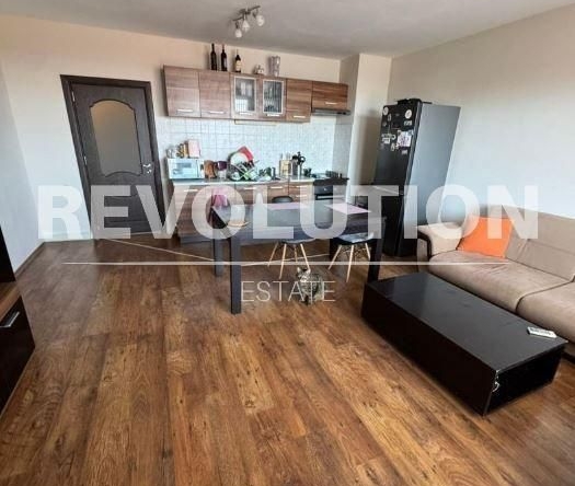 Дава се под наем Двустаен апартамент в Варна, Виница - 81 кв.м за 398.82 € - Снимка #1