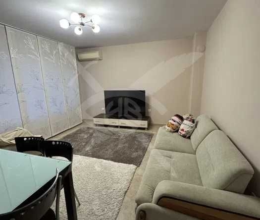 Дава се под наем Тристаен апартамент в Пловдив, Тракия - 97 кв.м за 548.25 € - Снимка #1