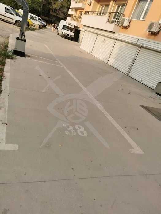 Дава се под наем Гараж / Паркомясто в Пловдив, Южен - 12 кв.м за 13465.53 € - Снимка #1