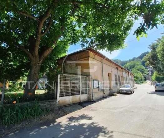 Магазин в Пловдив, Тракия - 240 кв.м за 319 €/кв.м - Снимка #1