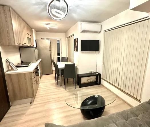 Дава се под наем Тристаен апартамент в Варна, Колхозен пазар - 70 кв.м за 498.27 € - Снимка #1