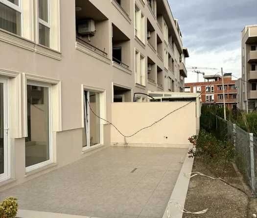 Тристаен апартамент в Пловдив, Остромила - 131 кв.м за 674 €/кв.м - Снимка #1