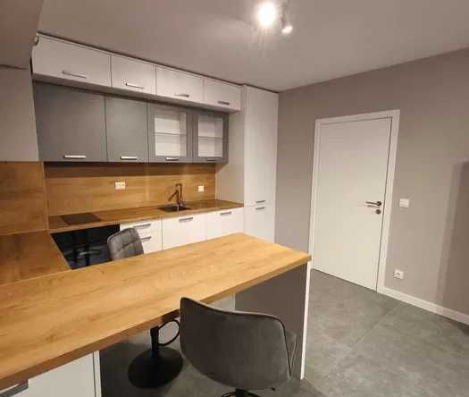 Дава се под наем Двустаен апартамент в София, Център - 60 кв.м за 598.23 € - Снимка #1