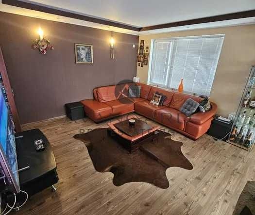 Къща в с. Брестник, Област Пловдив - 245 кв.м за 739 €/кв.м - Снимка #1