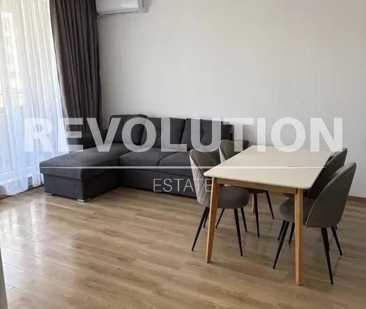 Дава се под наем Двустаен апартамент в Варна, Трошево - 70 кв.м за 747.66 € - Снимка #1