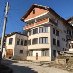 Къща в Калофер - 1000 кв.м за 76 €/кв.м - Снимка #1