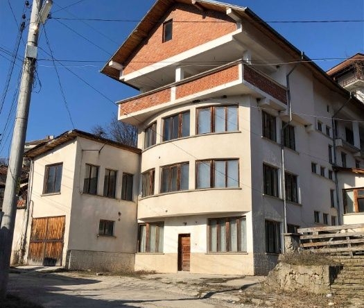 Къща в Калофер - 1000 кв.м за 76 €/кв.м - Снимка #1