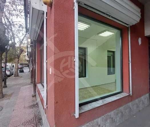 Дава се под наем Магазин в Пловдив, Кършияка - 40 кв.м за 323.85 € - Снимка #1