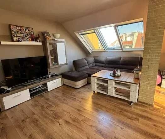 Дава се под наем Двустаен апартамент в София, Дървеница - 85 кв.м за 408 € - Снимка #1