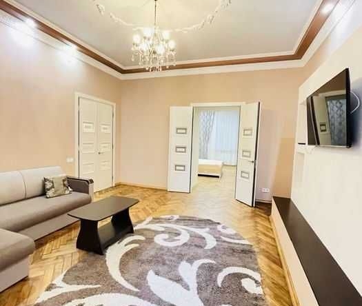 Двустаен апартамент в София, Гоце Делчев - 73 кв.м за 1836 €/кв.м - Снимка #1