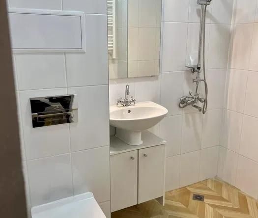 Дава се под наем Тристаен апартамент в Варна, Левски - 70 кв.м за 600 € - Снимка #1