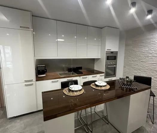 Дава се под наем Двустаен апартамент в Варна, Аспарухово - 61 кв.м за 600 € - Снимка #1