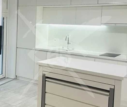 Дава се под наем Тристаен апартамент в Варна, Бриз - 75 кв.м за 1000 € - Снимка #1