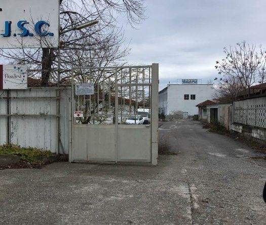 Промишлена сграда в Търговище, Боровец - 330 кв.м за 304 €/кв.м - Снимка #1