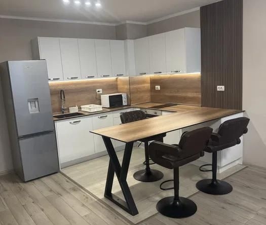 Дава се под наем Двустаен апартамент в Пловдив, Южен - 71 кв.м за 475 € - Снимка #1