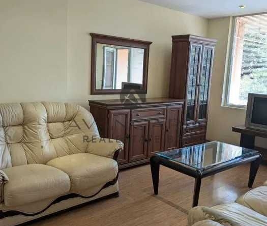 Четиристаен апартамент в Пловдив, Кючук Париж - 100 кв.м за 1970 €/кв.м - Снимка #1