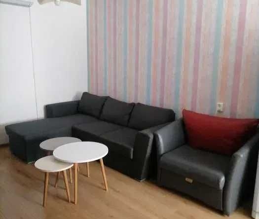 Дава се под наем Двустаен апартамент в Варна, Червен площад - 70 кв.м за 408 € - Снимка #1