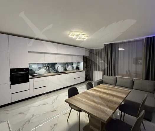 Дава се под наем Четиристаен апартамент в Варна, Възраждане 1 - 110 кв.м за 700 € - Снимка #1