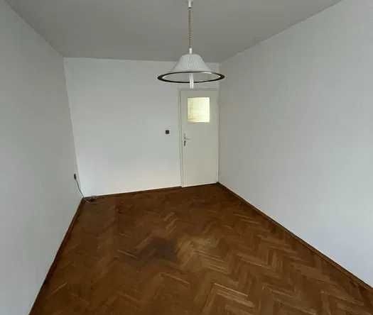 Дава се под наем Тристаен апартамент в Бургас, Център - 97 кв.м за 500 € - Снимка #1