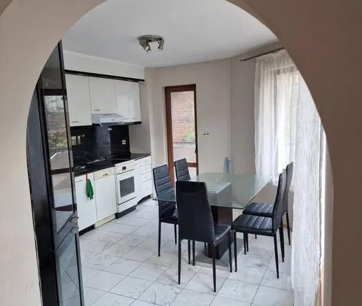 Дава се под наем Тристаен апартамент в Пловдив, Кючук Париж - 120 кв.м за 425 € - Снимка #1