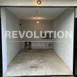 Дава се под наем Гараж / Паркомясто в Варна, Колхозен пазар - 13 кв.м за 125 € - Снимка #1