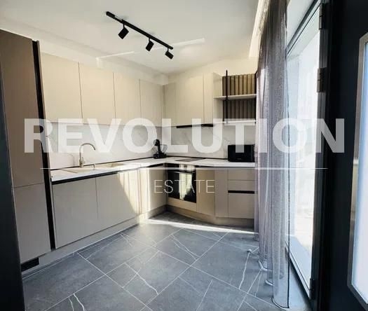 Дава се под наем Двустаен апартамент в Варна, Център - 60 кв.м за 750 € - Снимка #1