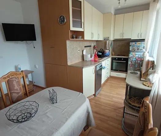 Дава се под наем Многостаен апартамент в Варна, Базар Левски - 107 кв.м за 750 € - Снимка #1