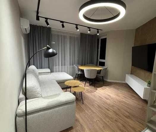 Дава се под наем Тристаен апартамент в София, Витоша - 106 кв.м за 800 € - Снимка #1