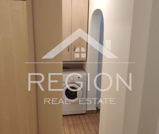 Дава се под наем Двустаен апартамент в Варна, Център - 56 кв.м за 408 € - Снимка #1