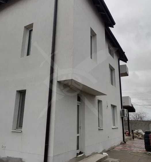 Къща в с. Скутаре, Област Пловдив - 360 кв.м за 695 €/кв.м - Снимка #1