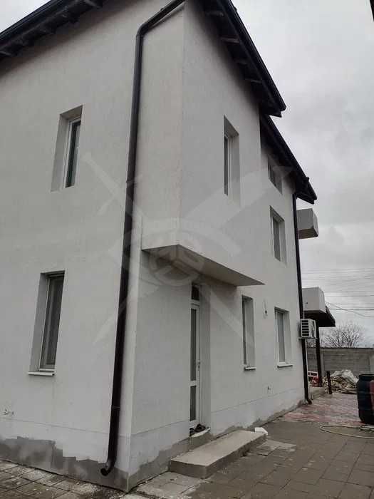 Къща в с. Скутаре, Област Пловдив - 360 кв.м за 695 €/кв.м - Снимка #1