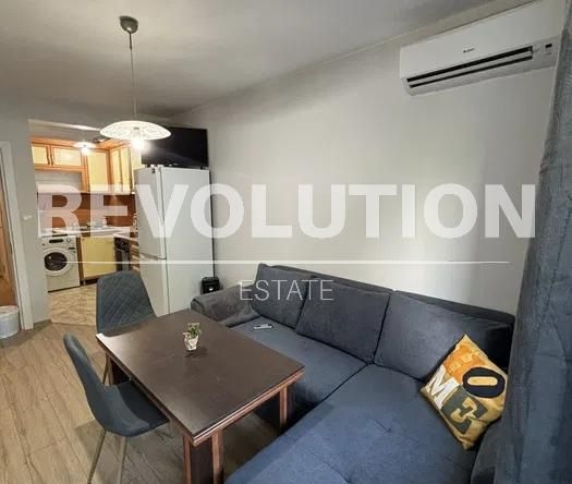 Дава се под наем Тристаен апартамент в Варна, Окръжна болница - 72 кв.м за 675 € - Снимка #1