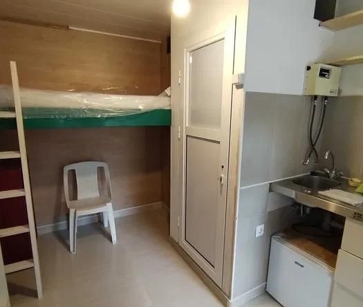Дава се под наем Едностаен апартамент в Пловдив, Кършияка - 12 кв.м за 150 € - Снимка #1