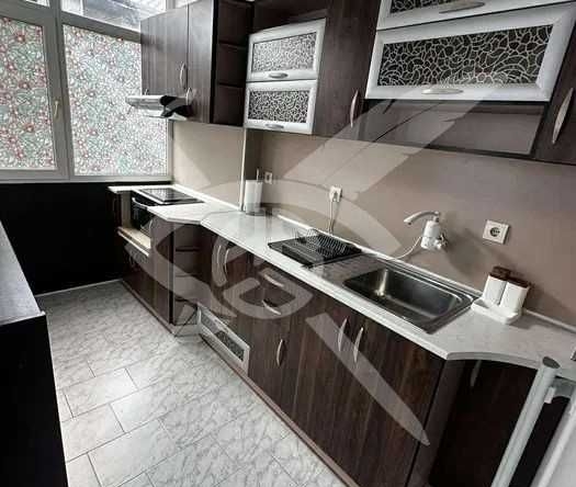 Дава се под наем Етаж от къща в Варна, Генералите - 120 кв.м за 1020 € - Снимка #1