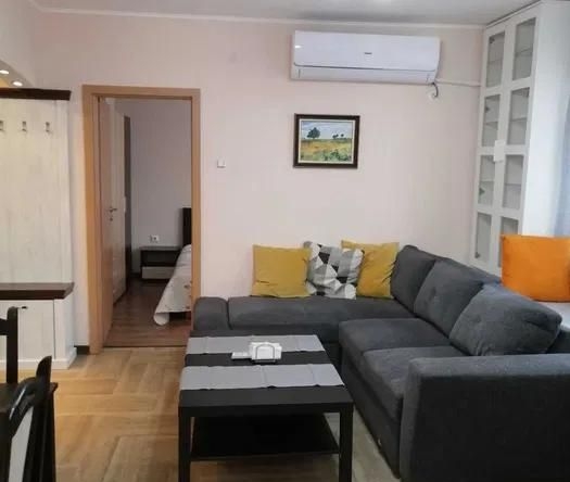 Дава се под наем Двустаен апартамент в Пловдив, Център - 54 кв.м за 375 € - Снимка #1