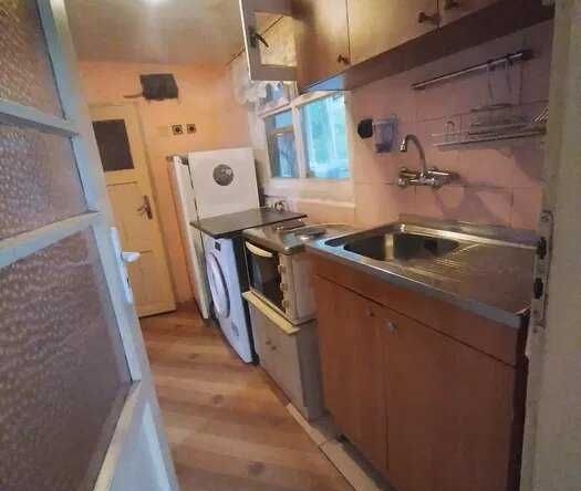 Дава се под наем Едностаен апартамент в Варна, Цветен квартал - 35 кв.м за 175 € - Снимка #1